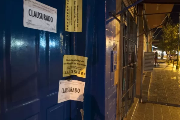 Rescataron a cinco mujeres de un supuesto prostíbulo y un ex policía quedó detenido
