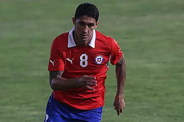 CUMPLIÓ. Pablo Hernández jugó el amistoso para la selección chilena. foto de lacuarta.com