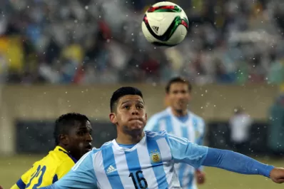 Argentina calentó motores y le ganó a Ecuador 2-1 en Nueva Jersey