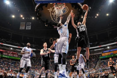 Ginóbili tiró un caño en la victoria de Spurs sobre Magic