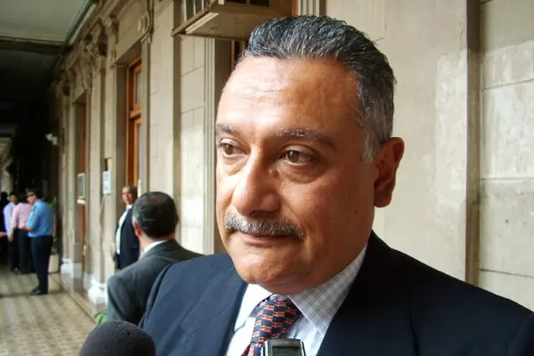 Opositores pactan la interpelación de Jiménez y Mirkin