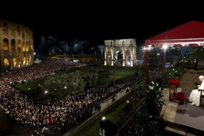El Papa Francisco condenó las persecuciones a los cristianos