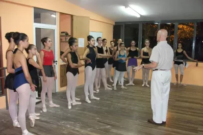 Preseleccionan bailarines para el premio Julio Bocca