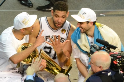 San Antonio Spurs agiganta el mito tras dos décadas