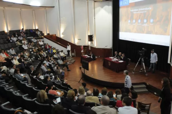 La Asamblea inicia la discusión de carrera docente y preámbulo