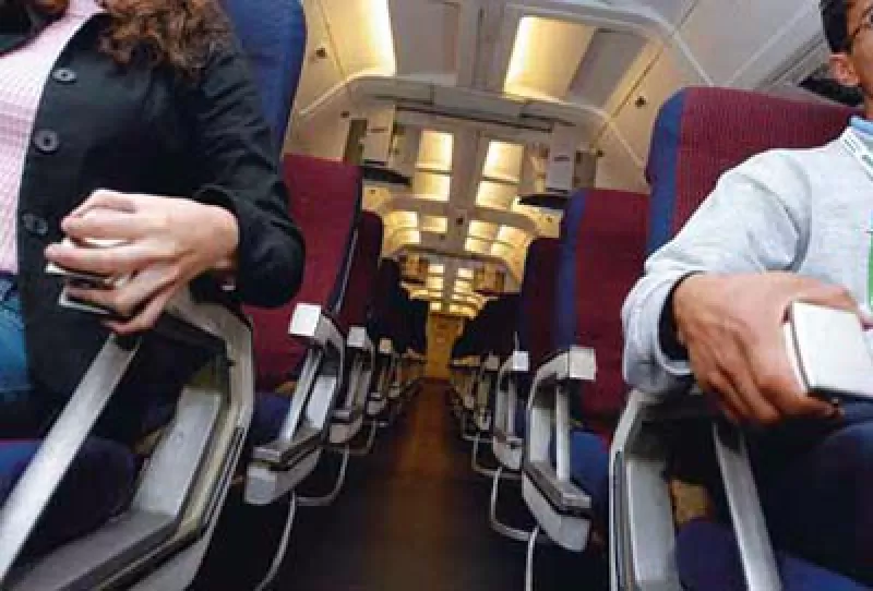 AFERRADOS AL MIEDO. Para muchos, subir a un avión es una experiencia traumática; el temor se potencia luego de que se producen accidentes. turismocasual.com