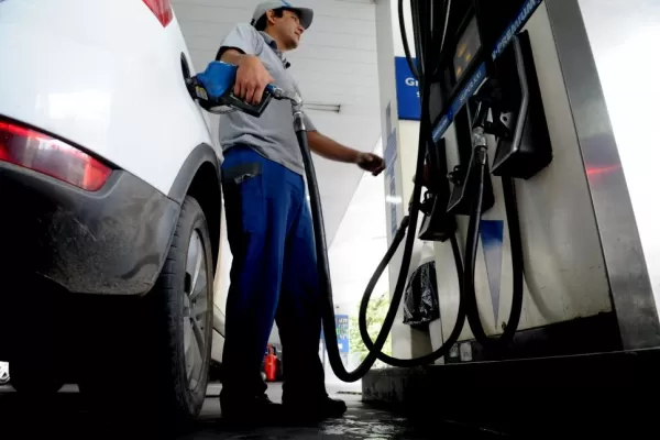 Anunciaron el tercer aumento del precio de la nafta en lo que va del año