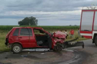 Ya son cuatro los muertos por el choque frontal entre dos autos, en La Cocha