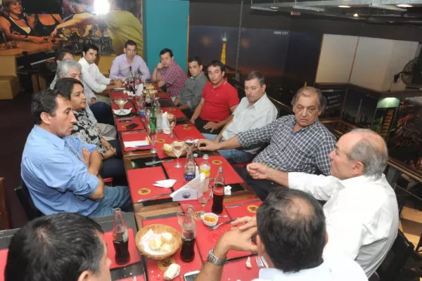 Sin Teri, Orellana y Marcoccia, se conformó una mesa provincial massista