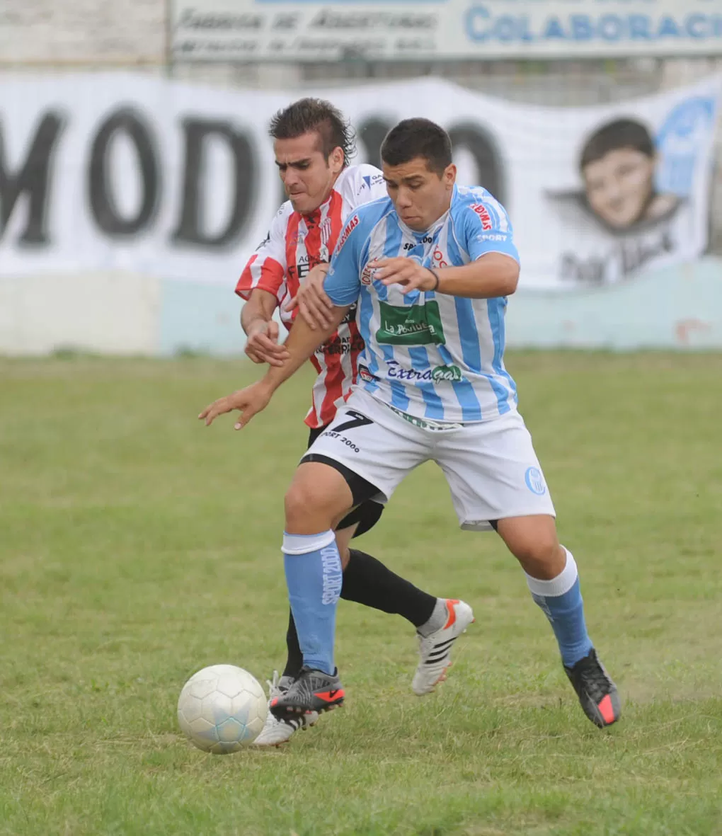 CASTIGO. Moreno (7) no podrá jugar en Concepción FC en 2015. la gaceta / foto de osvaldo ripoll (archivo)