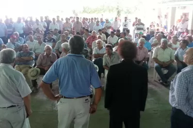 Cañeros exigen que Alperovich se ocupe de la crisis azucarera