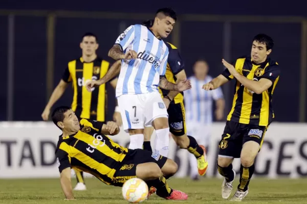 Racing perdió en Paraguay y aún no logró la clasificación a octavos