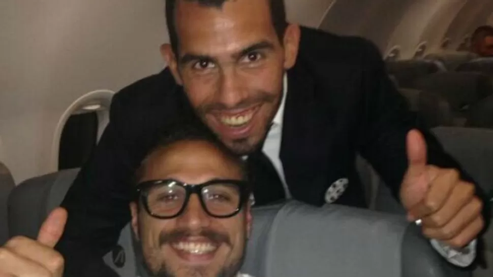 DOS ESTRELLAS. Tevez y Osvaldo ya compartieron club en Italia (Juventus), que jueguen juntos en Boca es difícil. (FOTO TOMADA DE WWW.CDN.TUTTISPORT.COM)
