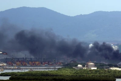 El puerto de Santos, inactivo por un incendio