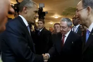 Histórico saludo entre Obama y Raúl Castro en la Cumbre de las Américas