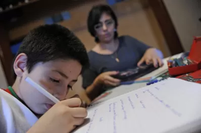 A la hora de los deberes, dejalos ser