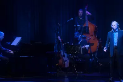 Video: Serrat le cantó anoche a los tucumanos