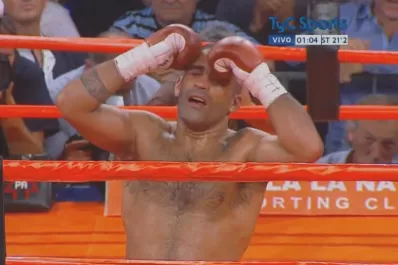 Tyson Ramírez venció al británico Afolabi y volvió a consagrarse campeón mundial