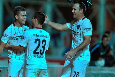 San Lorenzo le ganó a Independiente y volvió a la punta