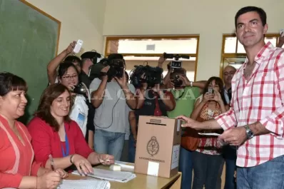 Con más del 90% de las mesas escrutadas, Urtubey le saca 13 puntos de ventaja a Romero