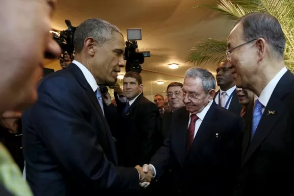 Castro y Obama sellan el inicio de una nueva era