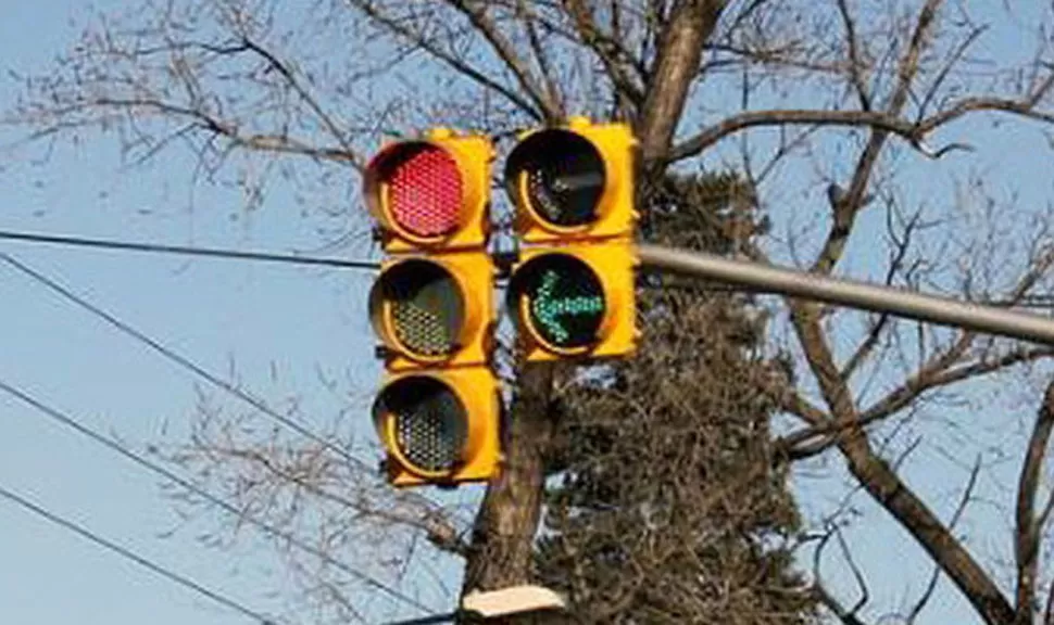 Encienden nuevos semáforos en calles Santiago, San Juan, Moreno y Lavalle