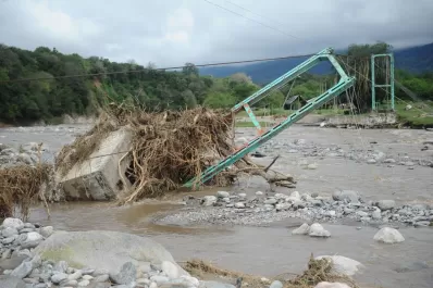 La crecida dejó aisladas a unas 500 personas en Escaba