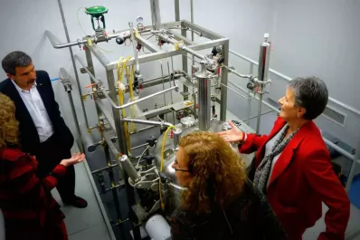 La Presidenta inauguró una planta piloto de biotecnología en Tucumán