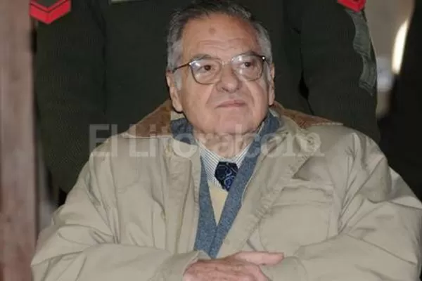 Murió el médico militar condenado por el robo de los mellizos Valenzuela Negro