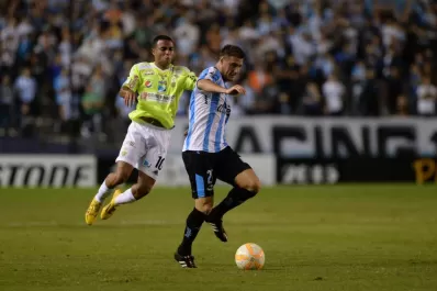 Huracán salvó la ropa y Racing el primer puesto