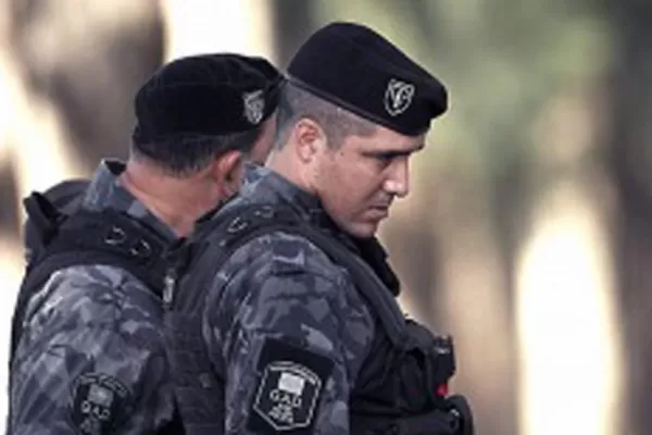 Buenos Aires se suma a las provincias que prohíben el uso de celulares a los policías