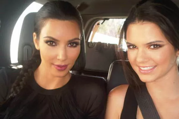 La hermana de Kim Kardashian se animó al topless
