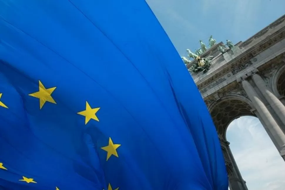 Unión Europea acusa a Google de monopolio