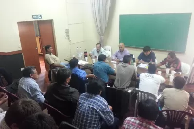 Gremios piden una suba del 35% para los trabajadores azucareros