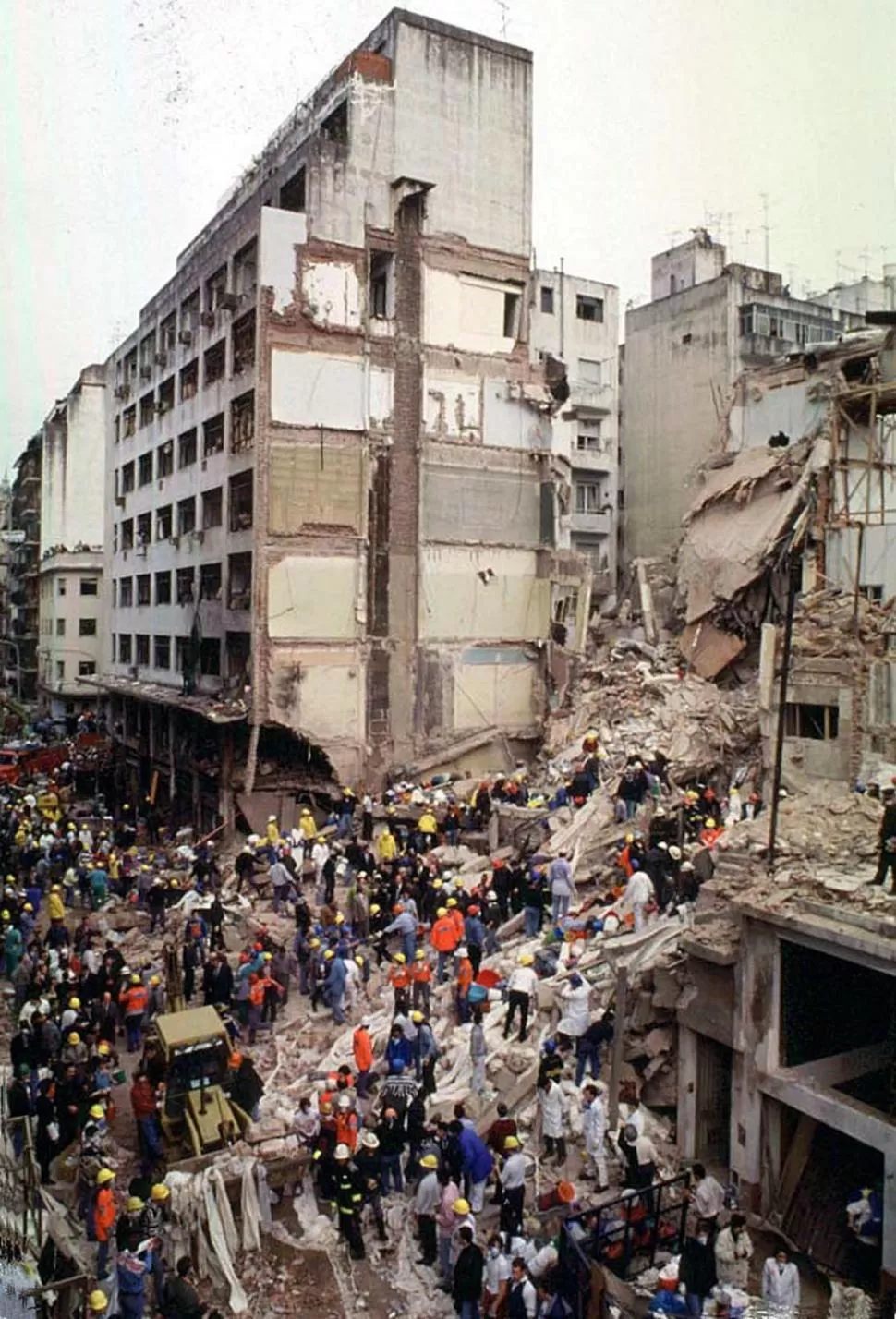 ESCOMBROS. El atentado a la AMIA se produjo hace más de 20 años. NA (archivo)