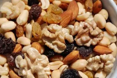 Chau mito de que la nuez y el maní engordan y estriñen