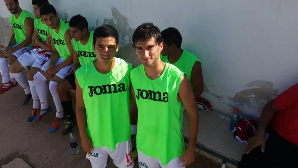 PROTAGONISTAS. Tomás González y Oscar Mamaní concentraron por primera vez con el primer equipo y cumplieron su sueño. la gaceta / foto de miguel décima