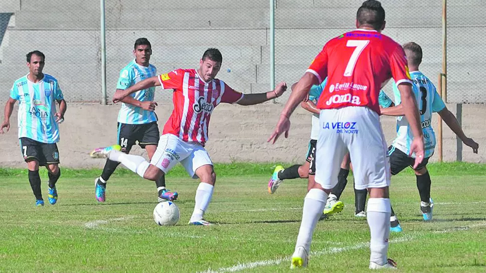 San Martín: “el delantero alimenta su ego con  goles”, sostuvo Uribe.