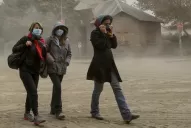 Las cenizas del volcán Calbuco llegaron a Buenos Aires y siguen los problemas con los vuelos