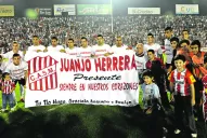 Emotivo homenaje a Juanjo Herrera durante el partido de San Martín