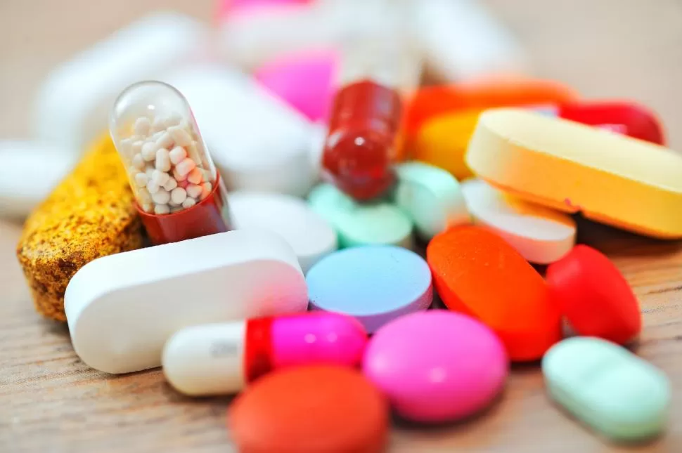 HÁBITO. El 35% de los que consumieron pastillas antiinflamatorias lo hicieron porque las usan siempre. fisiocrem.com