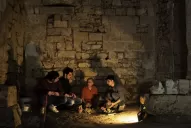 Quiso arreglar una cañería rota y encontró un tesoro