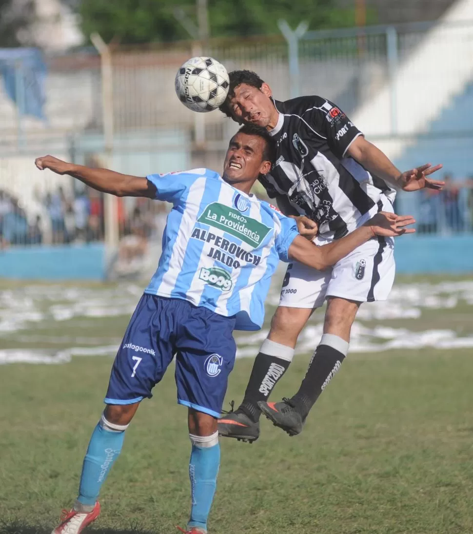 RETORNO. Walter Arrieta recupera la titularidad en el equipo de Concepción FC. la gaceta / foto de antonio ferroni (archivo)