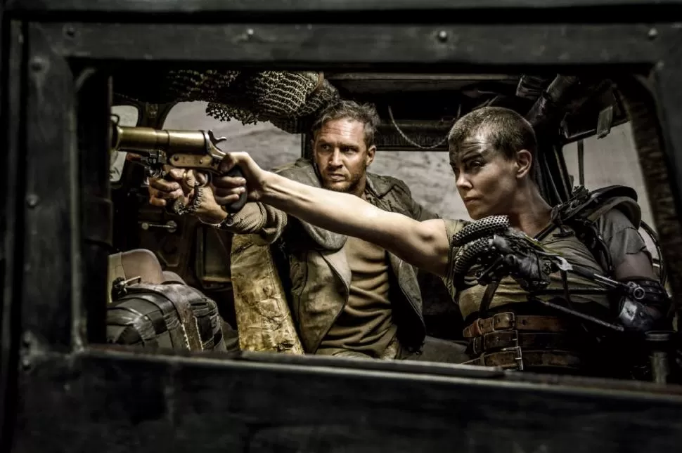 UNA SAGA DE VIOLENCIA SIN FIN. Mad Max está ahora protagonizado por Tom Hardy, con la compañía de la siempre hermosa Charlize Theron. 