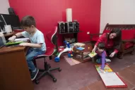 La era de las “súper tías”: profesionales sin hijos que dan todo por sus sobrinos