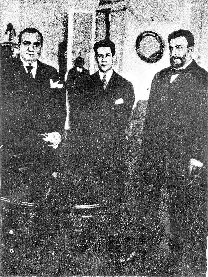 EN EL HOTEL SAVOY. Enrico Caruso, a la izquierda, junto a su amigo Martín S. Berho, de barba, durante su visita en 1915. la gaceta / archivo