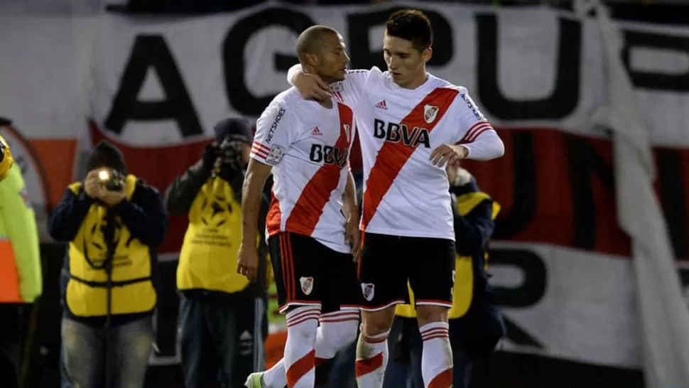 HOMBRES CLAVE. Sánchez y Kranevitter festejaron en el Monumental y luego en las redes sociales. (FOTO DE DYN)