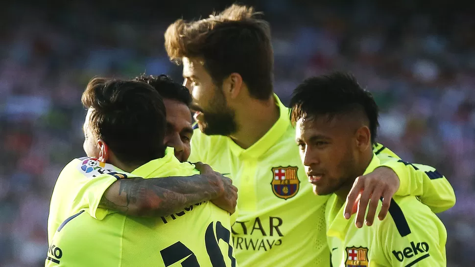 FESTEJO. Neymar celebra el nuevo título de Barcelona. (FOTO DE REUTERS)