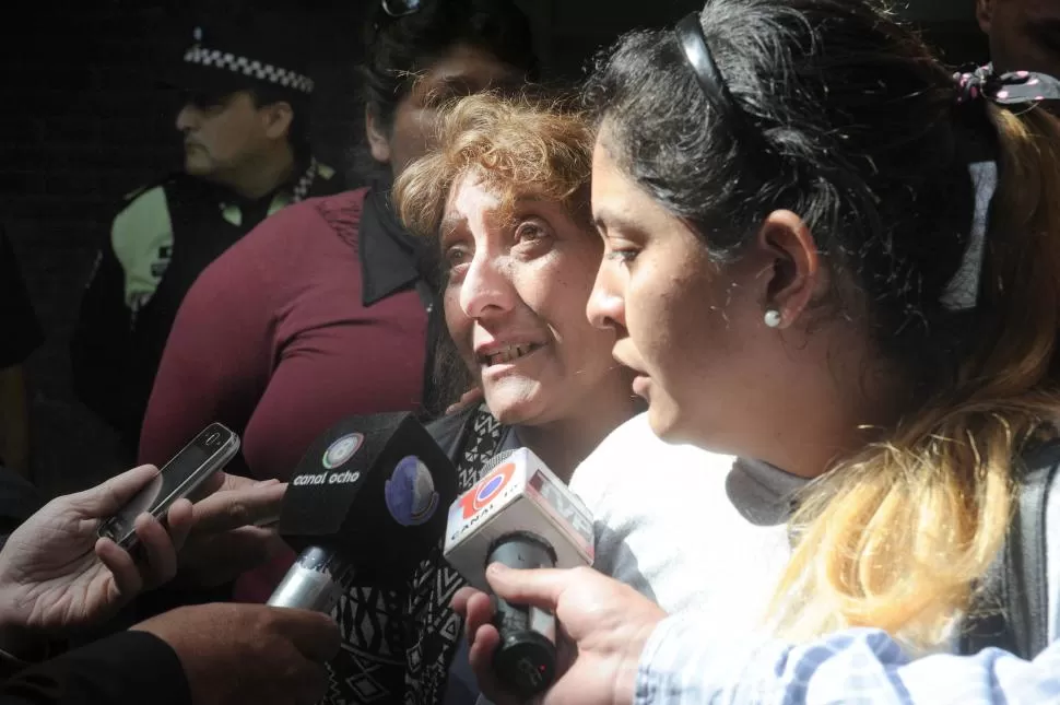 EMOCIONADAS. Madre e hija dialogaron con la prensa tras la sentencia. la gaceta / foto de Antonio Ferroni