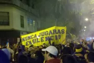Hinchas de Boca alentaron al equipo en las afueras de La Bombonera